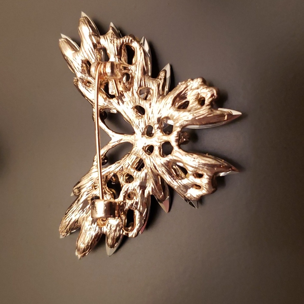 Rhinestone Butterfly Brooch pin - Picture 5 of 6
